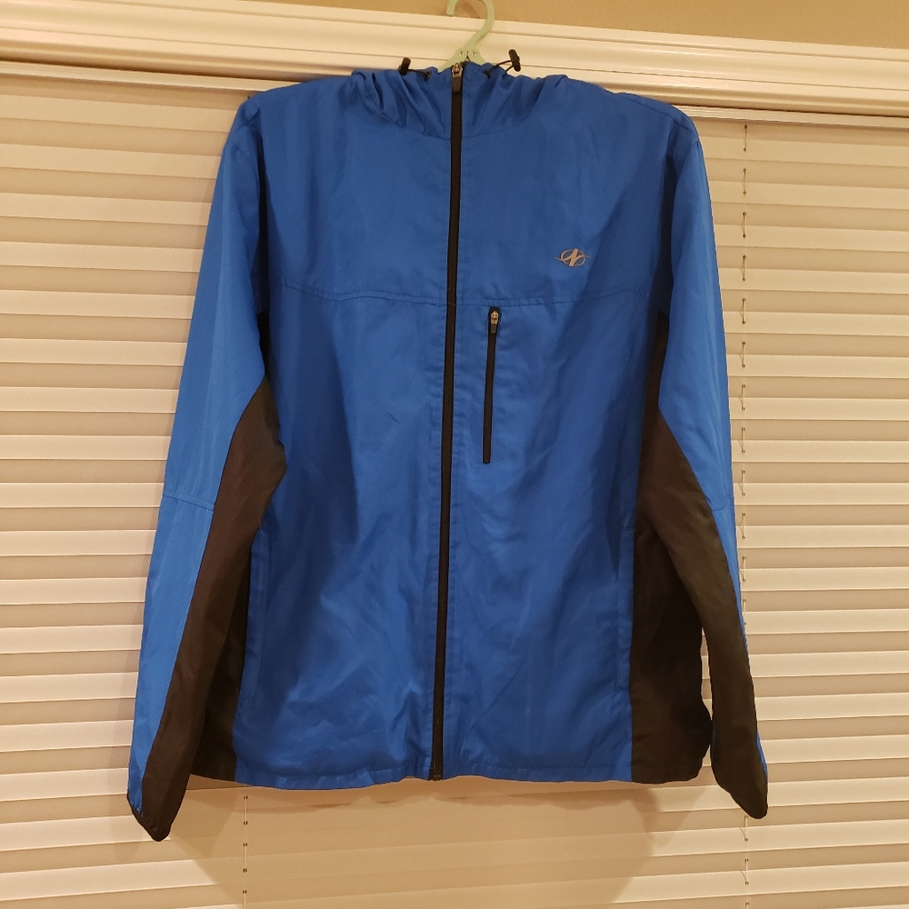 Mens windbreaker with hood size lg  mesh lined Nordic Track Running Hiking